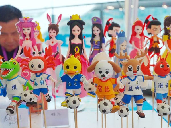 也在展示中, 配套活动同, 承人卢桂祥