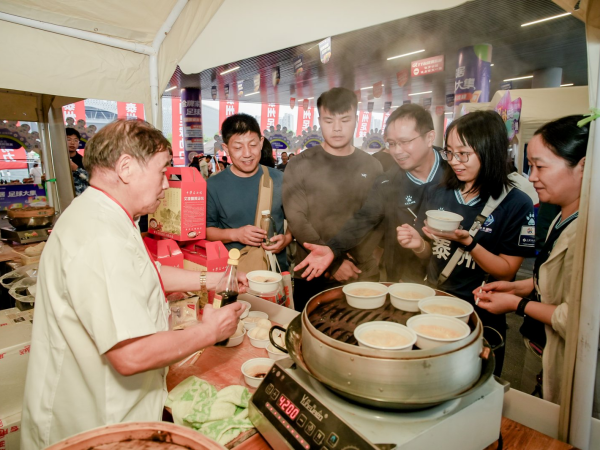 走进年轻群, 多只汤包, 精心整合优