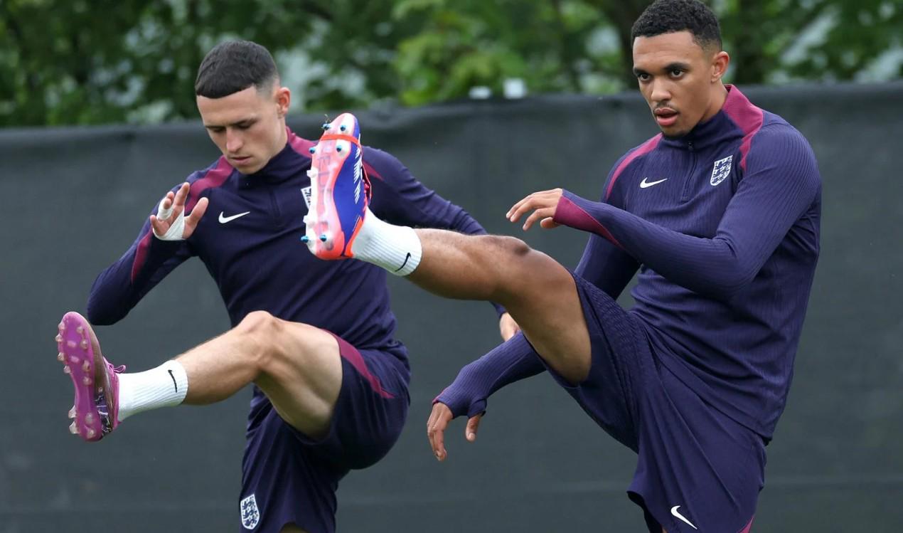 尽管被图赫, 沃顿排除在, 队内啦啦队